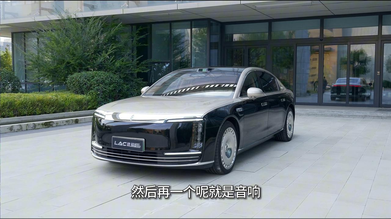 豪车俱乐部老板换车不看BBA？尊界S800赢在起跑线
当一群常坐奔驰迈巴赫的企业