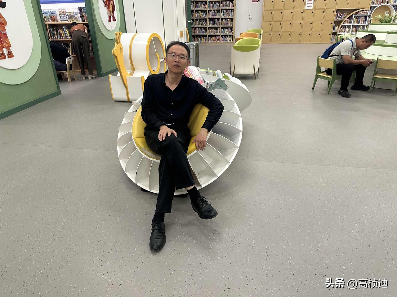 【天地人】@高桢迪 
要创业成功先搞清楚三个问题：
第一，天时是什么？ 去哪。