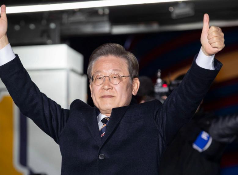 韩国总统又遭死亡威胁！
 
7月6日清晨，韩国社交媒体上突然出现5条帖子，声称“