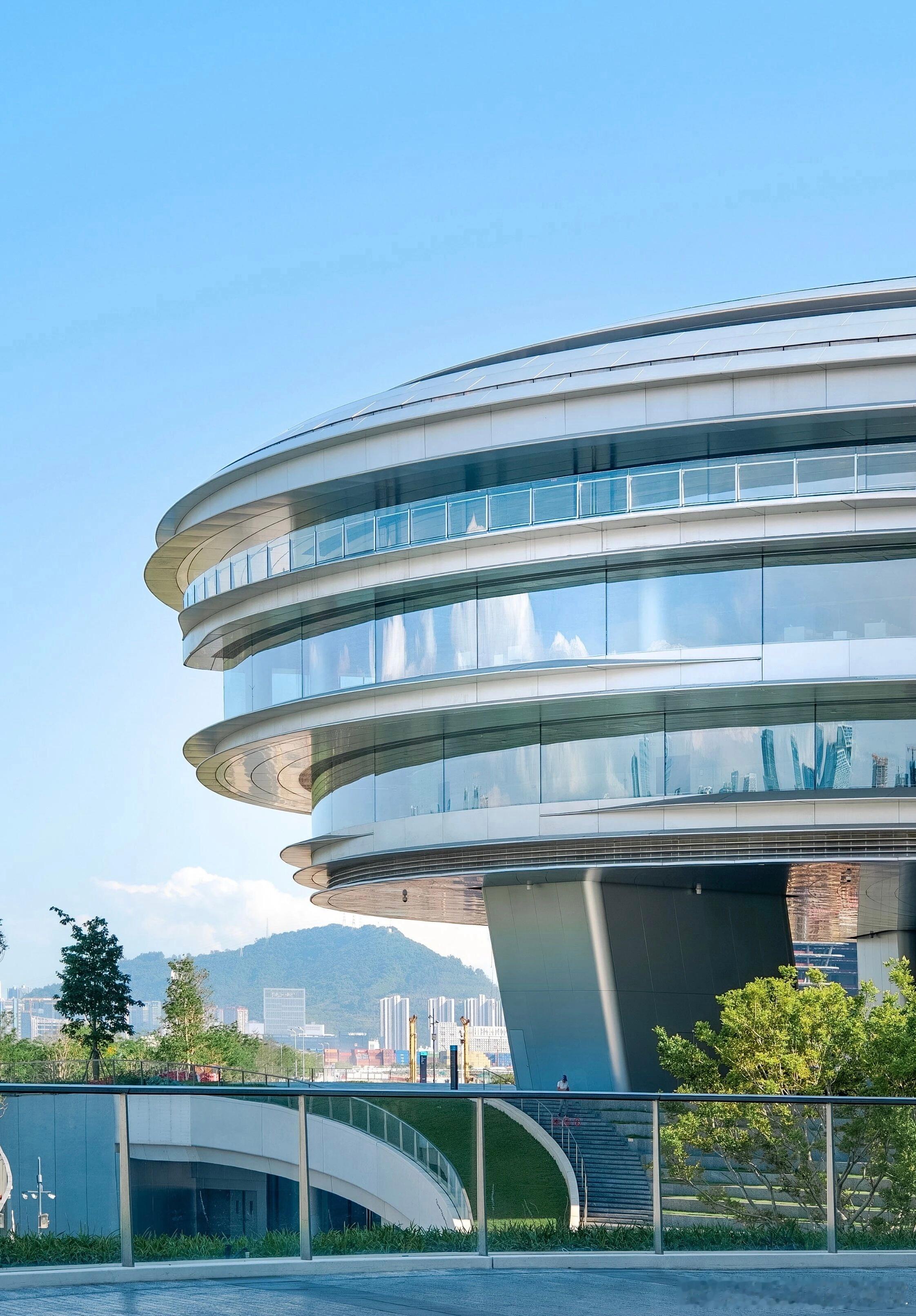 太空旅游不再是科幻电影的桥段，它正从“国家专属”向“大众消费”剧烈转型。这不仅是