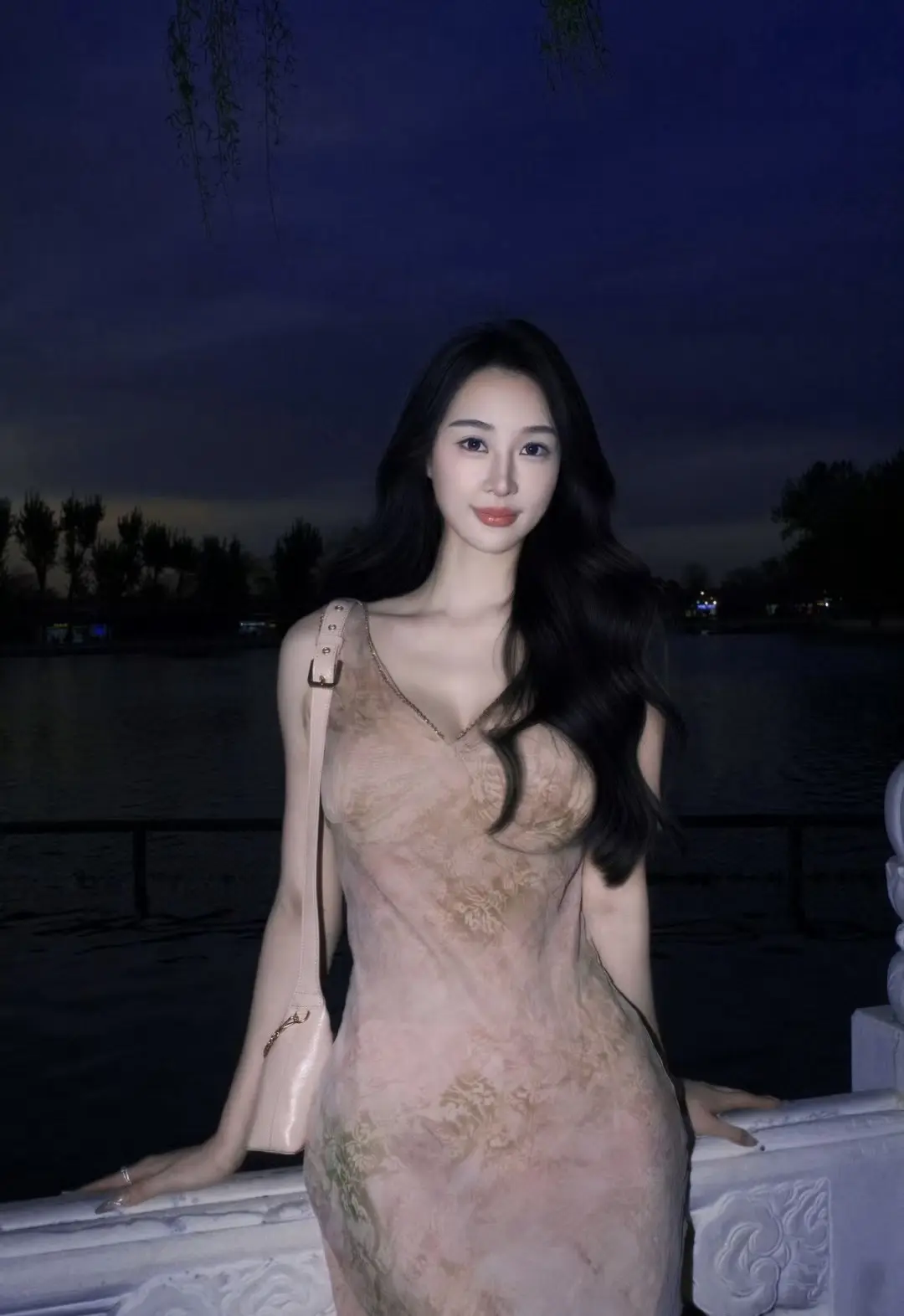 好看。
