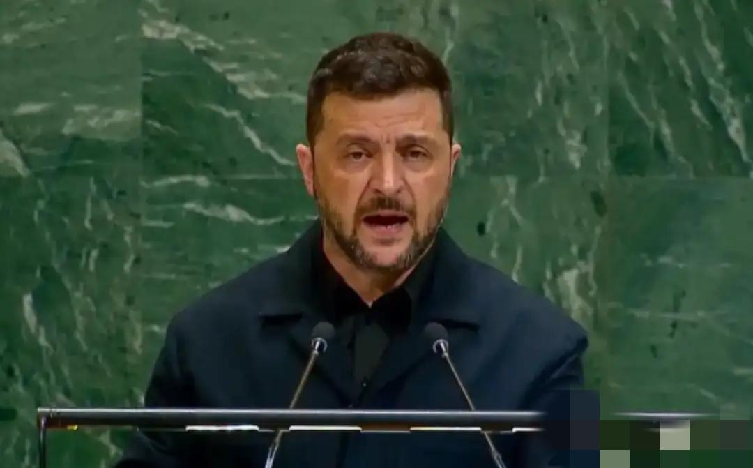 泽连斯基又放“狠话”，公开警告普京：赶紧查清你克里姆林宫附近的防空洞位置。最近在