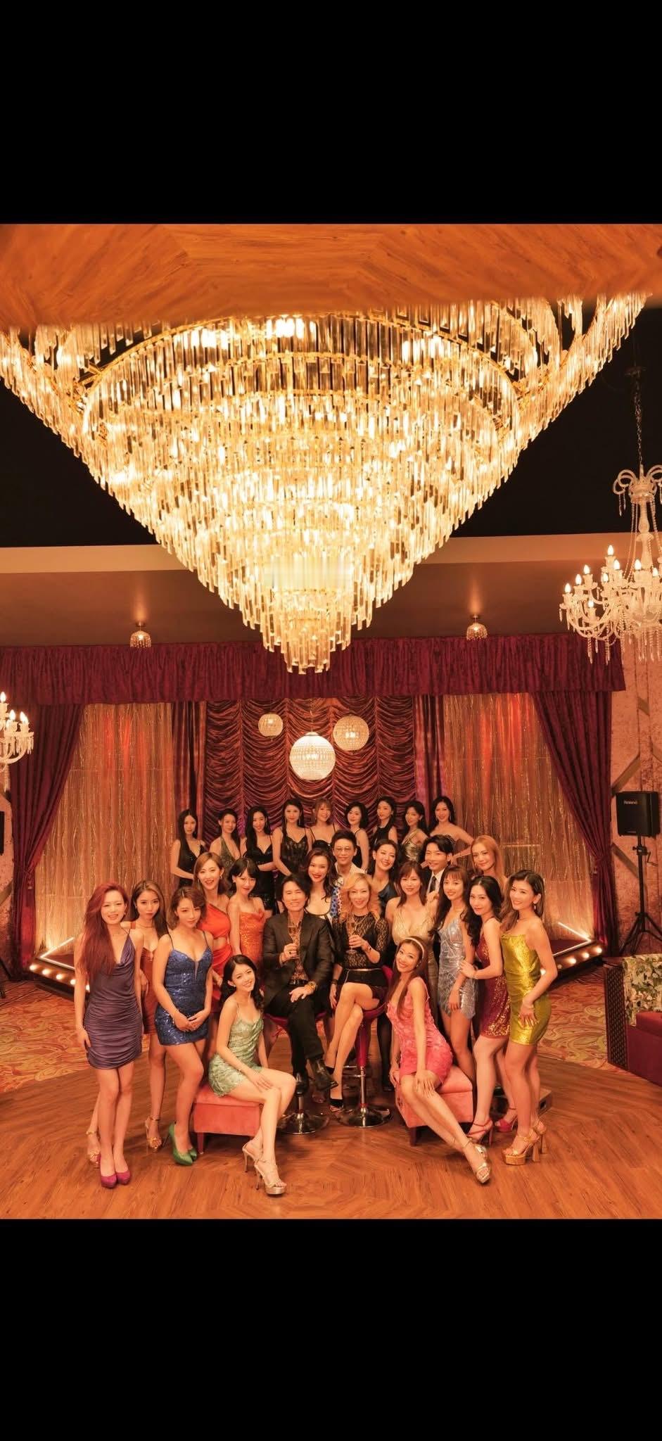 看完《夜王》直观感觉要表达的东西很多，内容很丰富，要把这些杂糅在一起不容易。不同