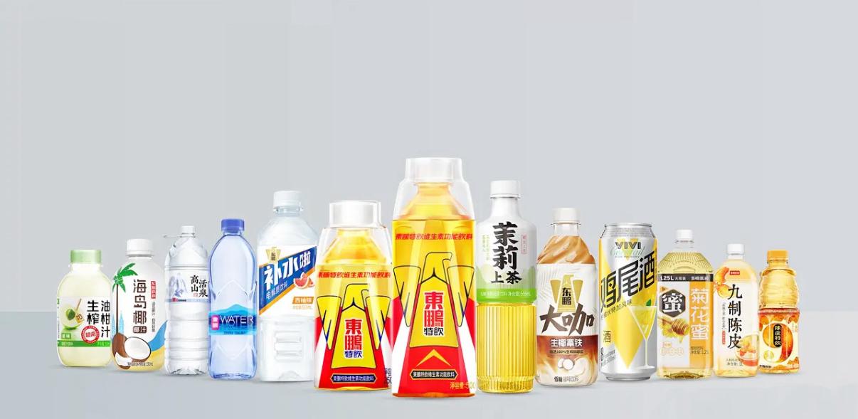 真的看不懂了！

张雪机车夺冠，作为赞助商的东鹏特饮，本应是最大赢家，结果股价直