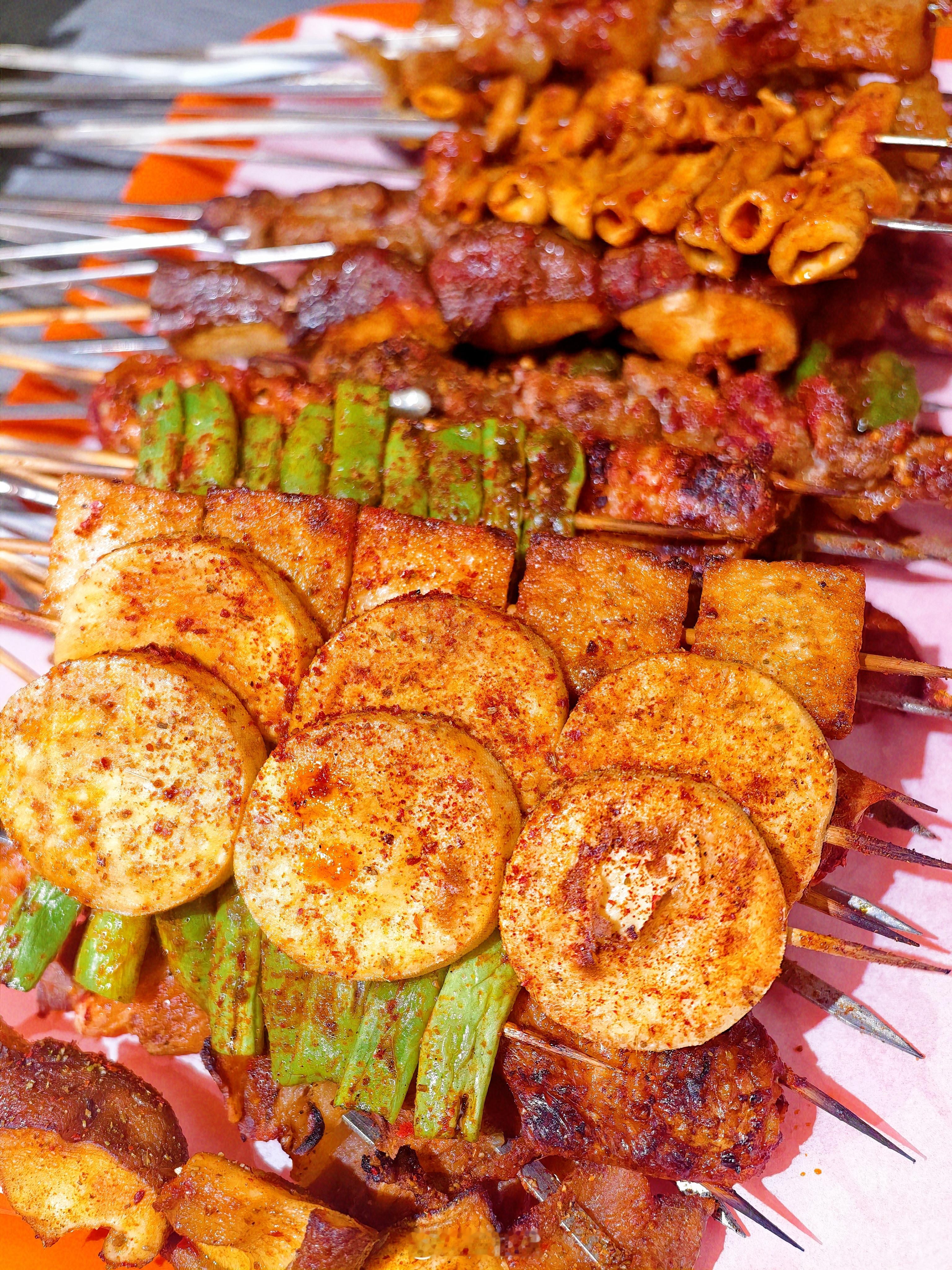 深夜放点烧烤的毒逛吃逛吃卢小卢篮球世界