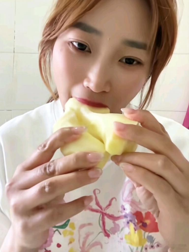 女子生姜当水果1天1斤坚持10年 这饮食习惯真的太少见了！天津一女子分享自己坚持