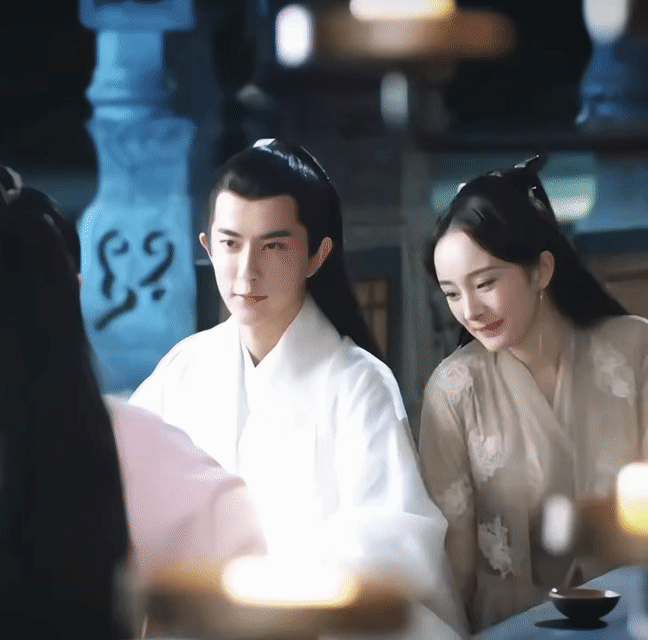 “塌房也行，退圈也行，结婚生子了也行，就是不要死啊。”

网友对于于朦胧的离去表