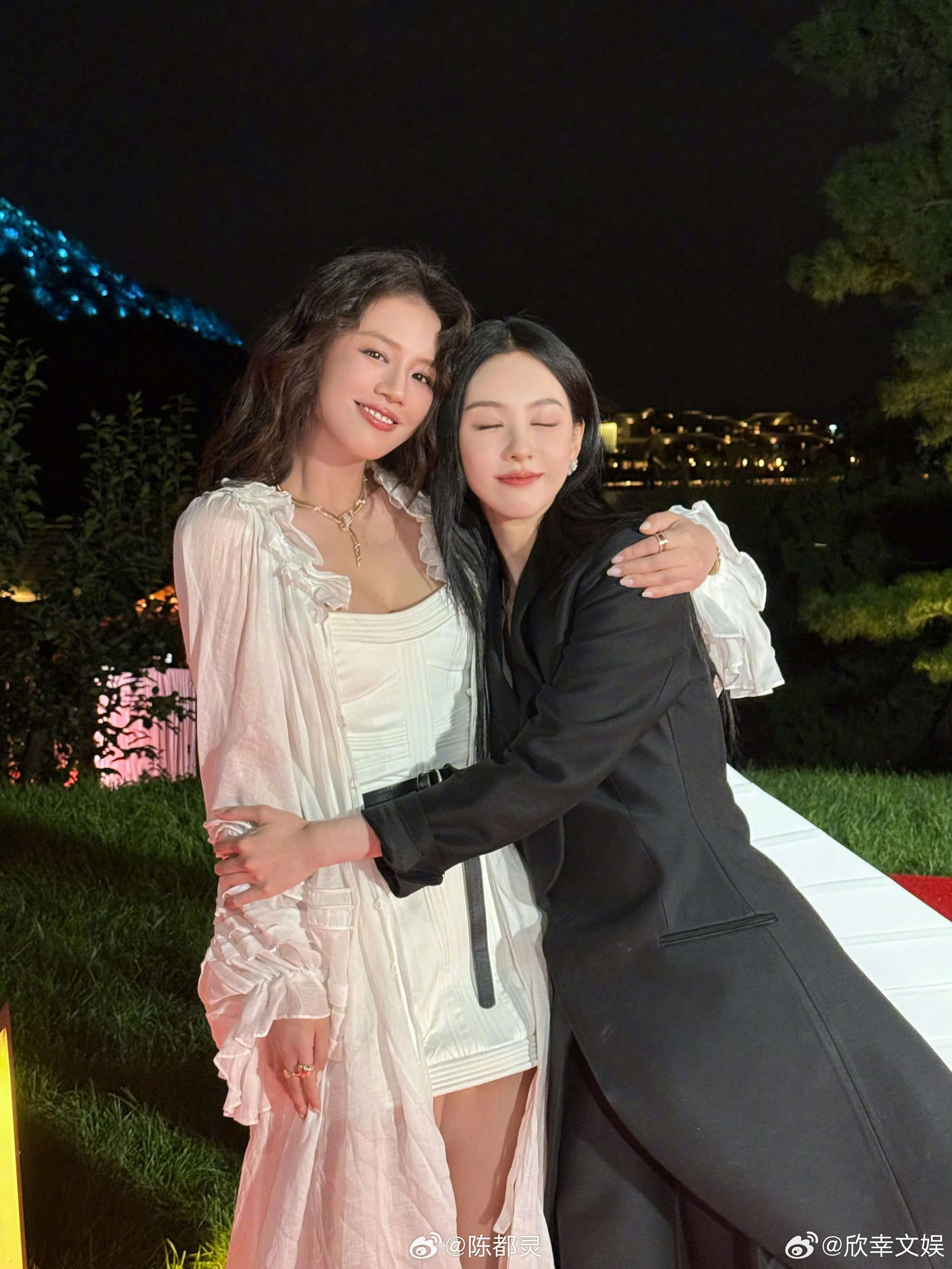 陈都灵十年了吧啦陈都灵依偎在你怀里很开心陈都灵十年了吧啦，梦回，[彩虹屁][彩虹