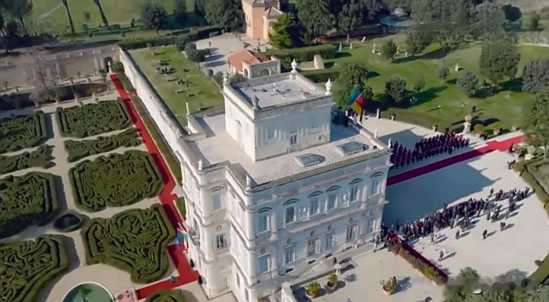 意大利梅洛尼在罗马迎接到访的德国总理默茨。