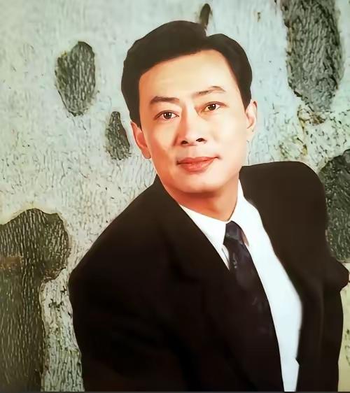 当年，王诗槐离婚后，和有智力残疾的儿子相依为命，一天朋友告诉他一个消息:“你的初