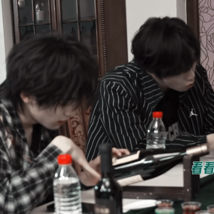 受不了…完全是大小曼尼同框中