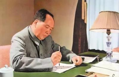 谁能终结美国的霸权用毛泽东思想武装起来的世界人民，充分认清犹太资本收割世界，昂格