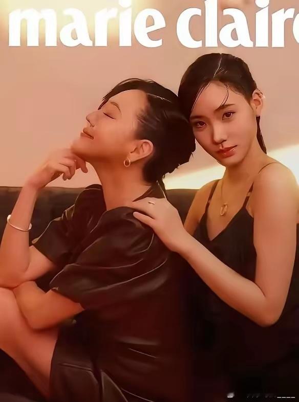 这波操作属实给汪家上了一课，论转移视线还得看S家。小S闷声不响带着二闺女Lily