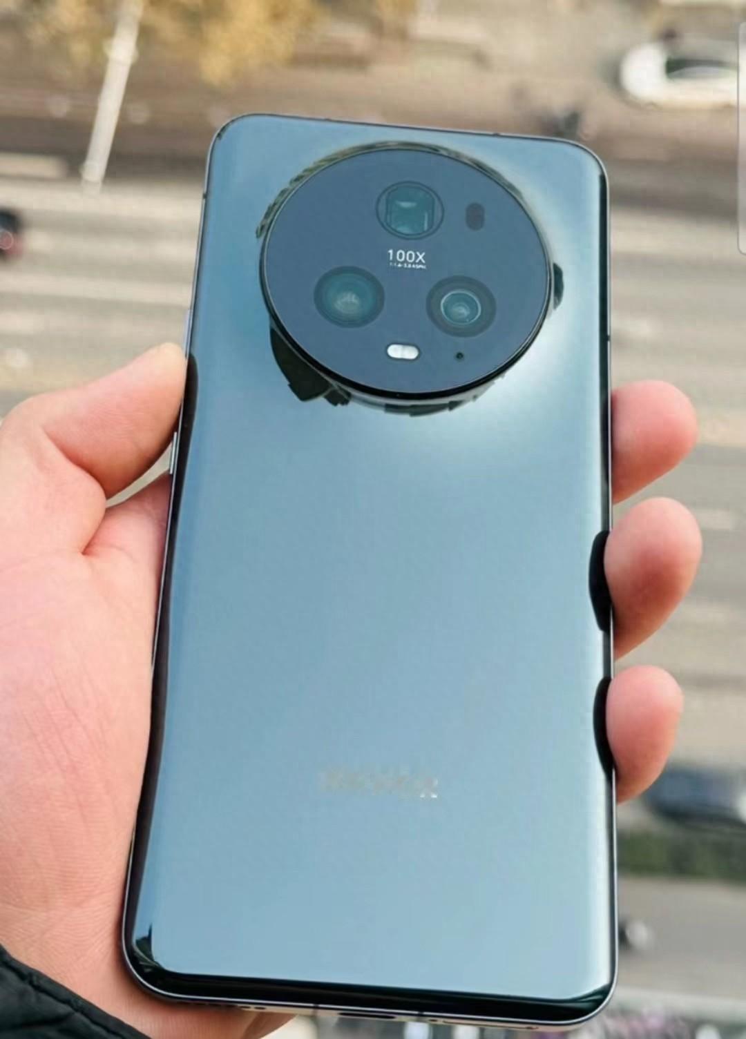 憋到2024年买手机的朋友，感觉赚了，这三款覆盖2-5K价位，性价比也忒高了，不
