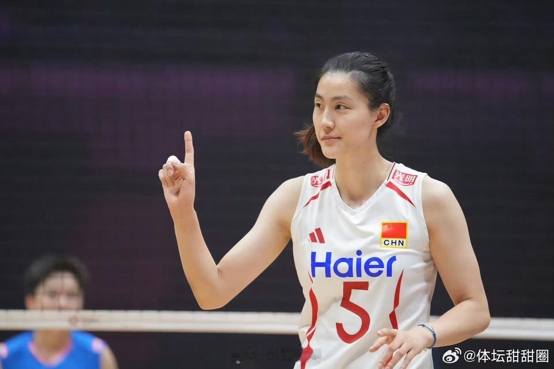 中国女排亚锦赛4强 2026女排亚锦赛1/4决赛，中国女排3比0(25-15、2