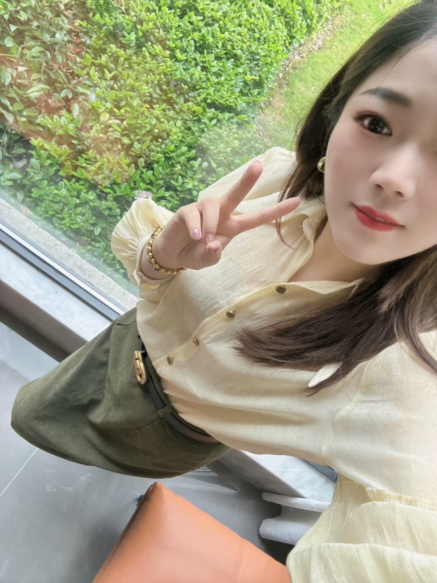 我一直强行把一些东西送给你 我的时间 我的爱 我的胡搅蛮缠 我的爱 我...