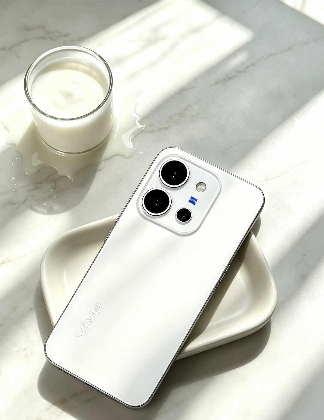 vivo X300E月光白，定义白色的新高度
vivo X300E月光白，定义白