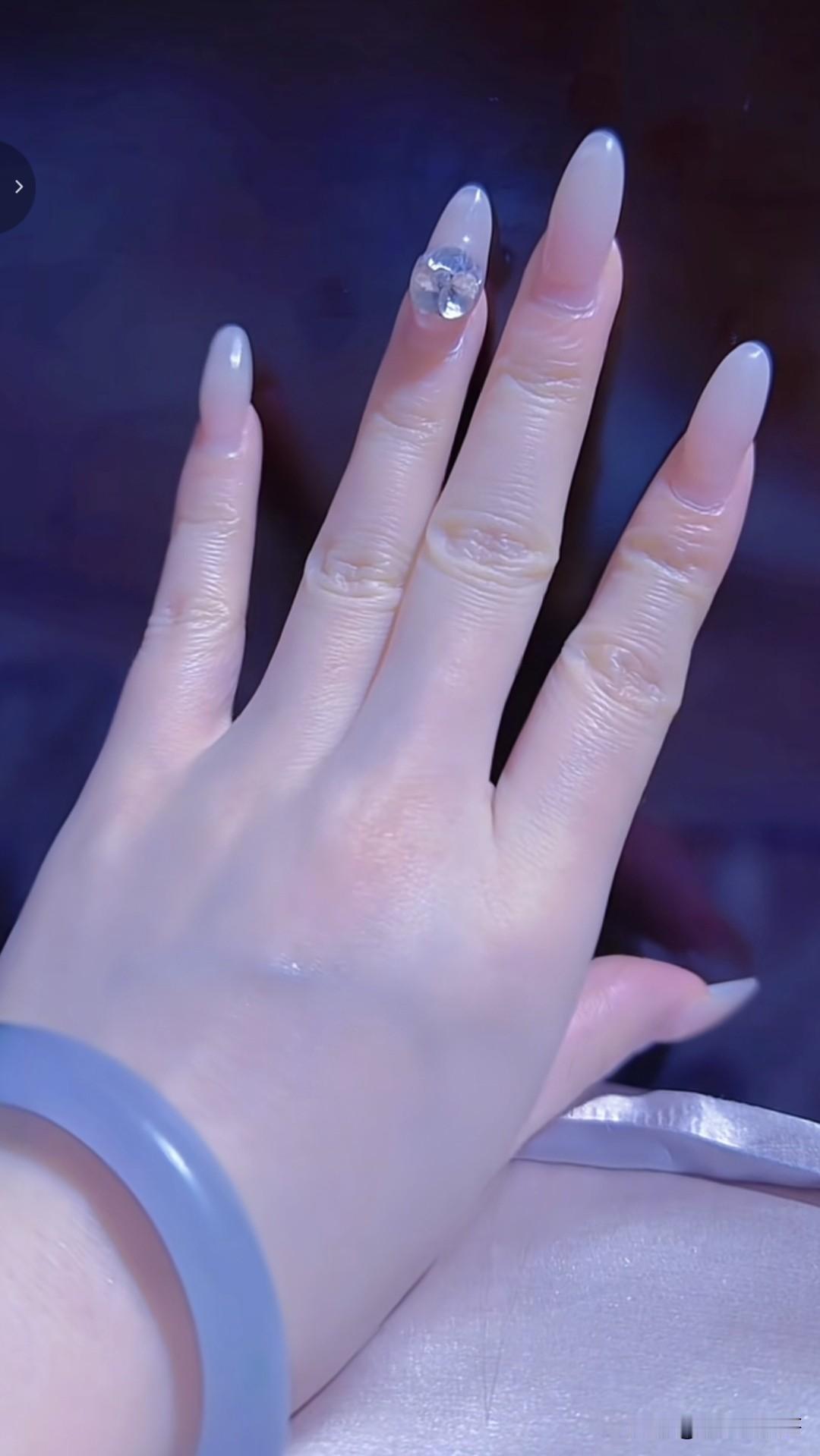 原来这世上“美人如玉”竟然是真的