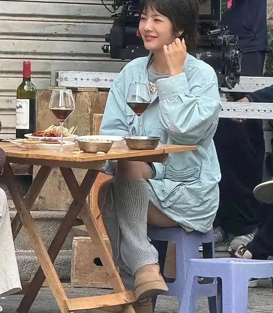路边摊也吃出仪式感 这是谁呀 ​​​