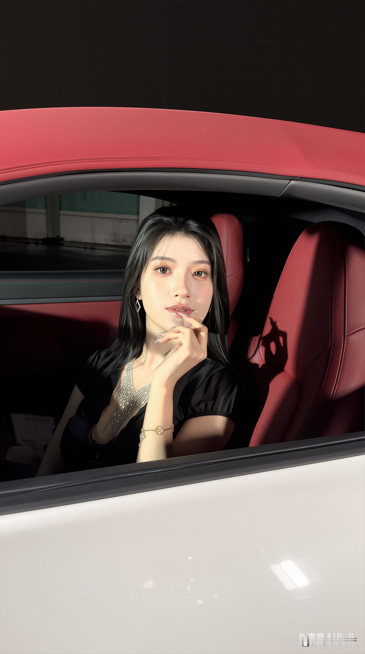 车模BB酱，她出生于2000年，来自辽宁丹东，毕业于苏州大学，不仅拥有出众的外貌