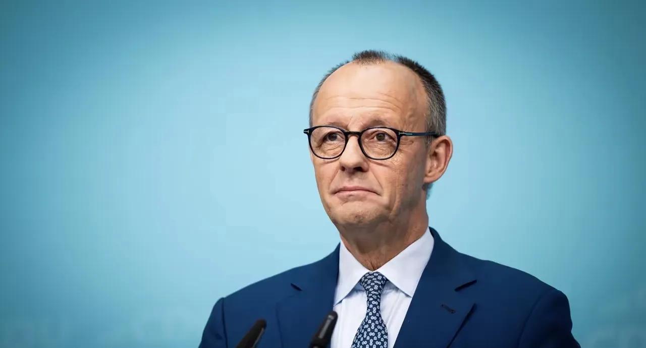 不等了，德国公开喊话中国
当地时间2月18日，德国总理默茨对外公开表示：他将在下