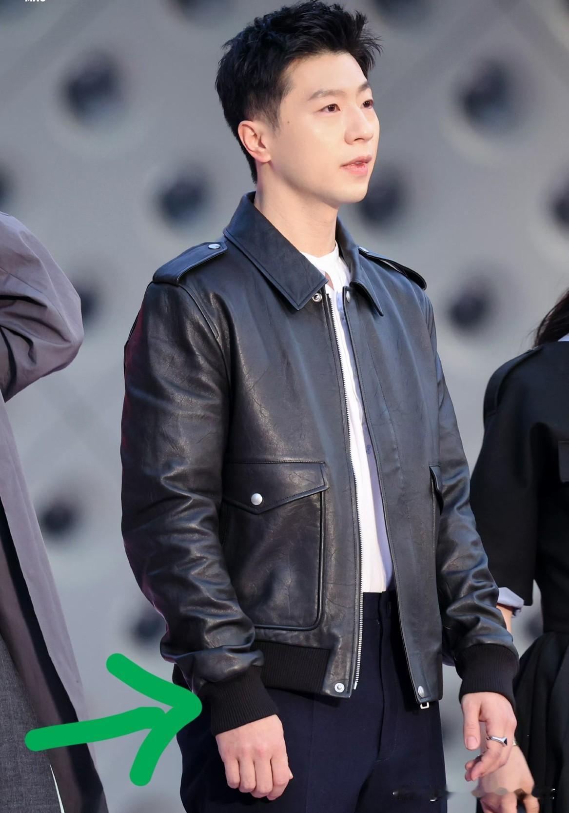 马龙出席活动清爽又儒雅，他对杨幂的一个小动作，尽显绅士和分寸感！
就在刚刚，Pr