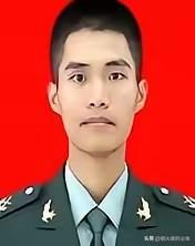 救到第4个人时，他被死死锁住喉咙，直挺挺往黑水底沉。
体力早就透支，腿肚子疯狂抽