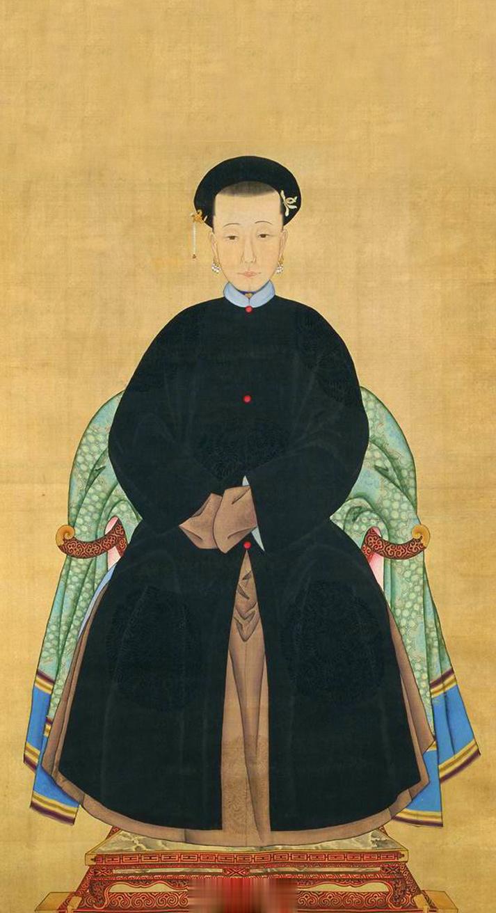 我对画像、照片的鉴赏能力很差。我向众朋友请教：这张画像到底是不是康熙帝的孝懿仁皇