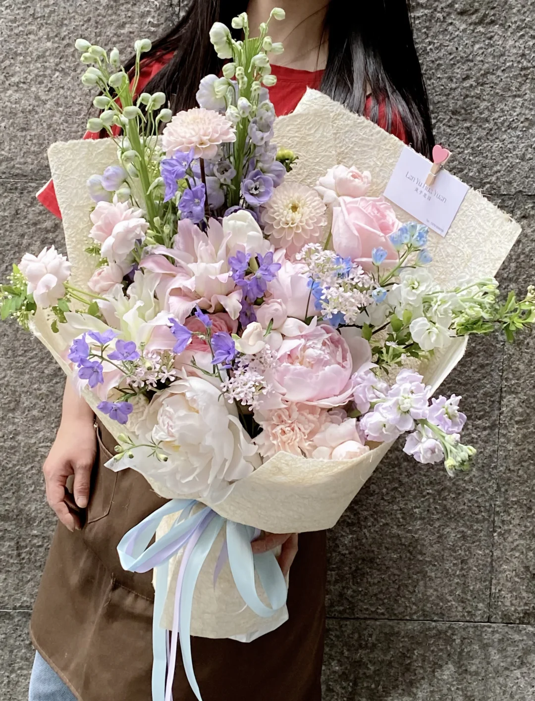 这束699💰｜羞涩女王芍药混搭花束｜520花束