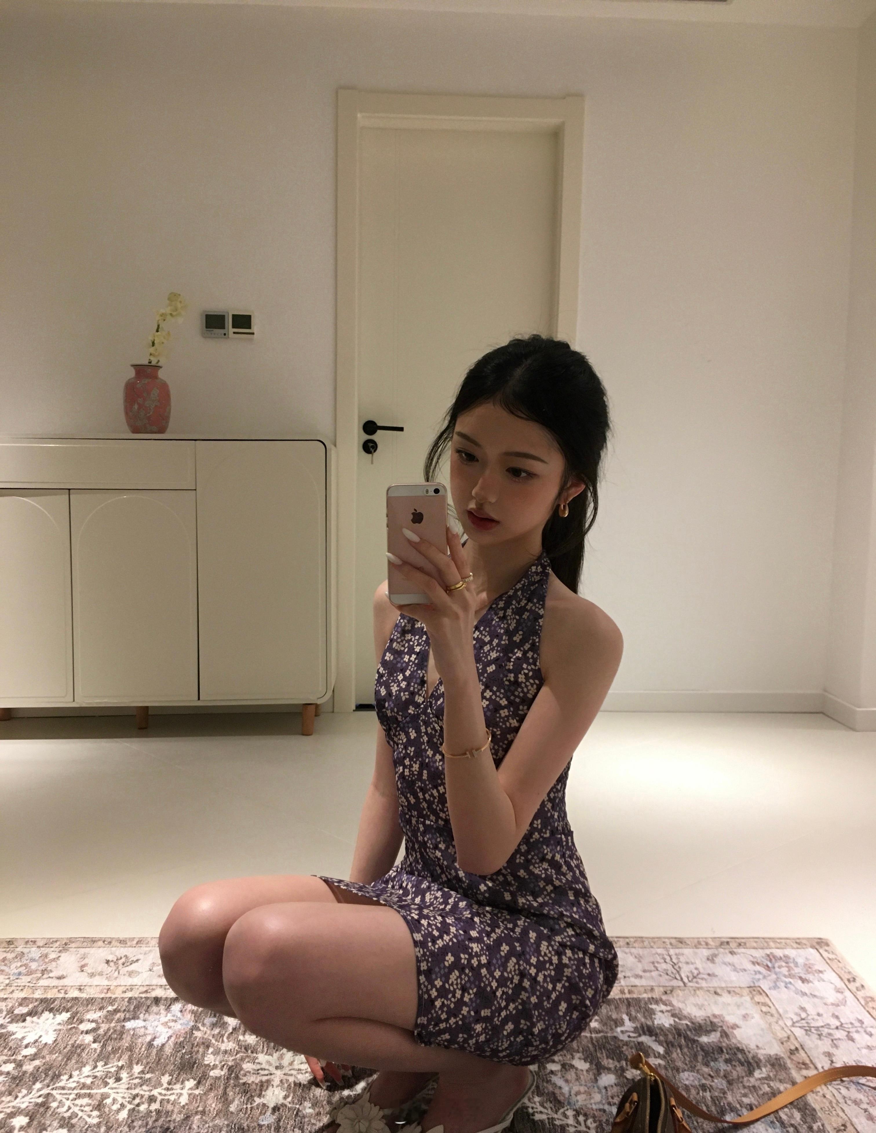 还是以前的home键iPhone有意思。 ​​​