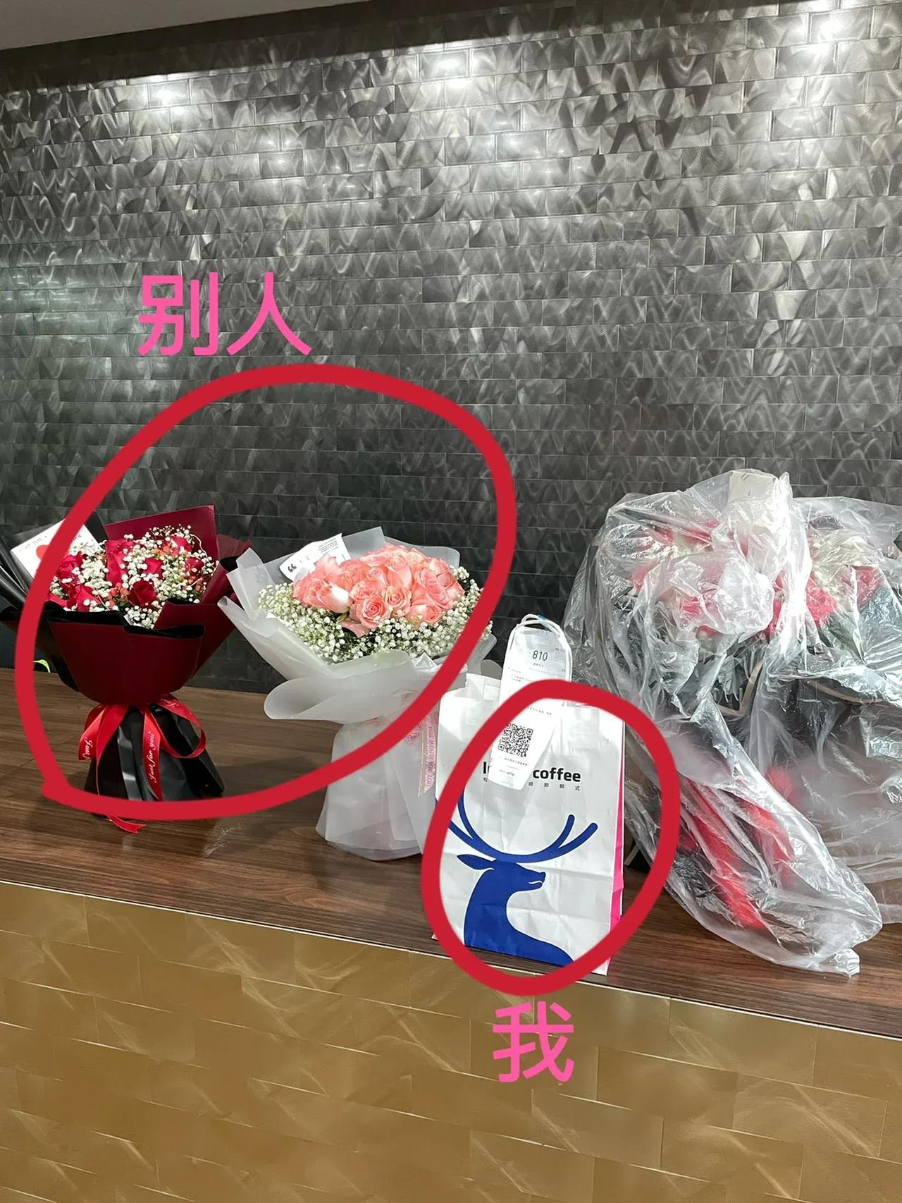 七夕欢乐对对子！
上联：天街夜永双星会
下联： 人海晨曦万众逢

诗意绵长天街夜