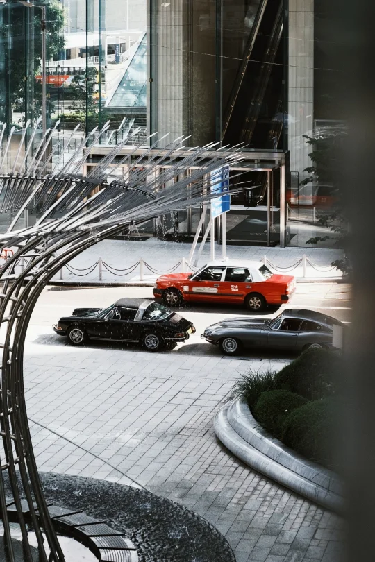 换个视角 | 都市拍车新机位