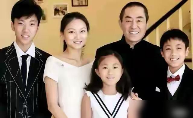 巩俐陪跑8年，换不来一张纸。18岁的陈婷，悄悄生下3个娃，张艺谋直接甩出748万