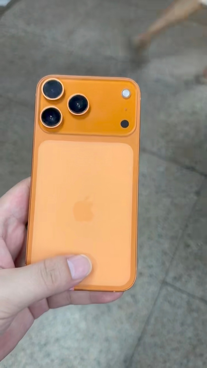 这就是华强速度，山寨的iPhone 17 Pro Max 爱马仕橙[柯基][柯基