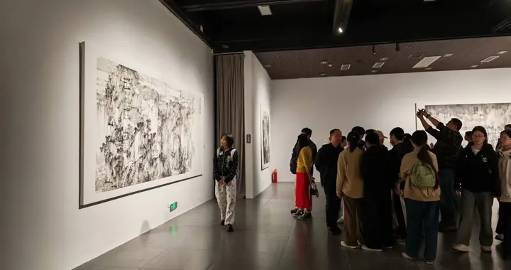 把潇湘山水搬进展厅，吕道建山水画展亮相长沙美术馆