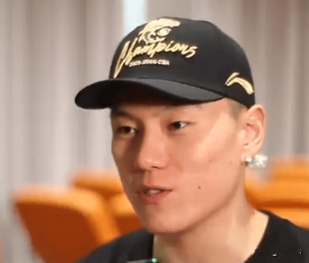 李弘权谈上海队夺冠：

“不管大家怎么说，不管有多少的质疑，夸我们也好，骂我们也