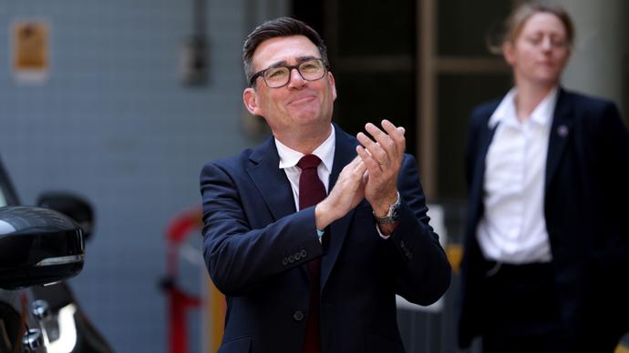 外媒7月20日消息说，英国准首相伯纳姆正式上任前夕，英国政府宣布将中方民营企业控
