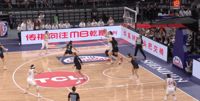 哈哈哈，太夸张了张子宇女篮双塔是大杀器 ​​​