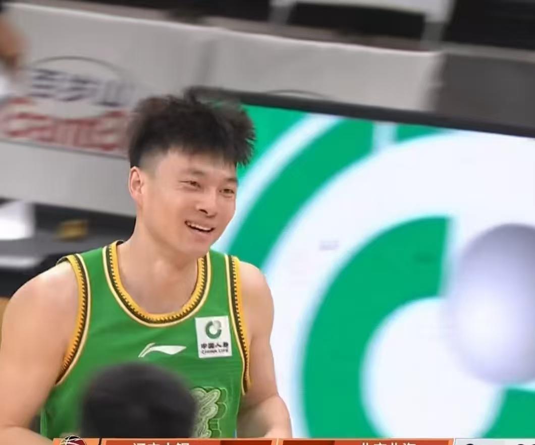 辽宁83-93不敌北京，看看到底是谁拖了球队的后腿：
拖后腿球员：
 1. 哈维