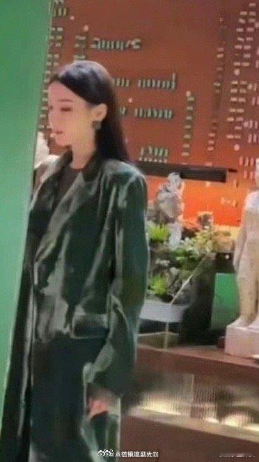 #迪丽热巴贴头皮造型#噢哦莫哦莫，一整个期待拉满了啊！迪丽热巴在新剧的造型物料来