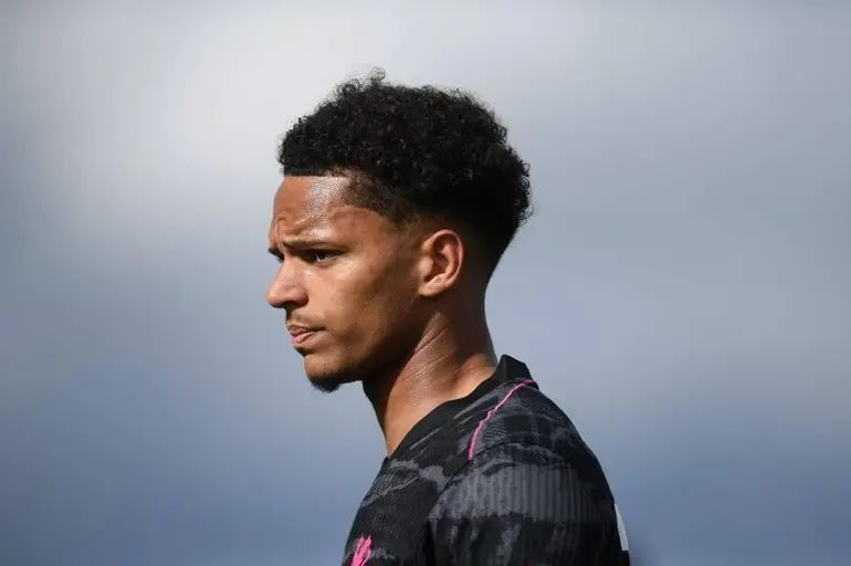 切尔西外租小将凯利曼接受The Athletic UK独家专访。“那就像一连串的