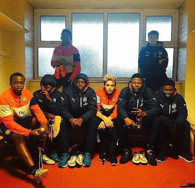 就在几天前，大卫·贝克汉姆的长子，26岁的布鲁克林·贝克汉姆在社媒发布长文，他用