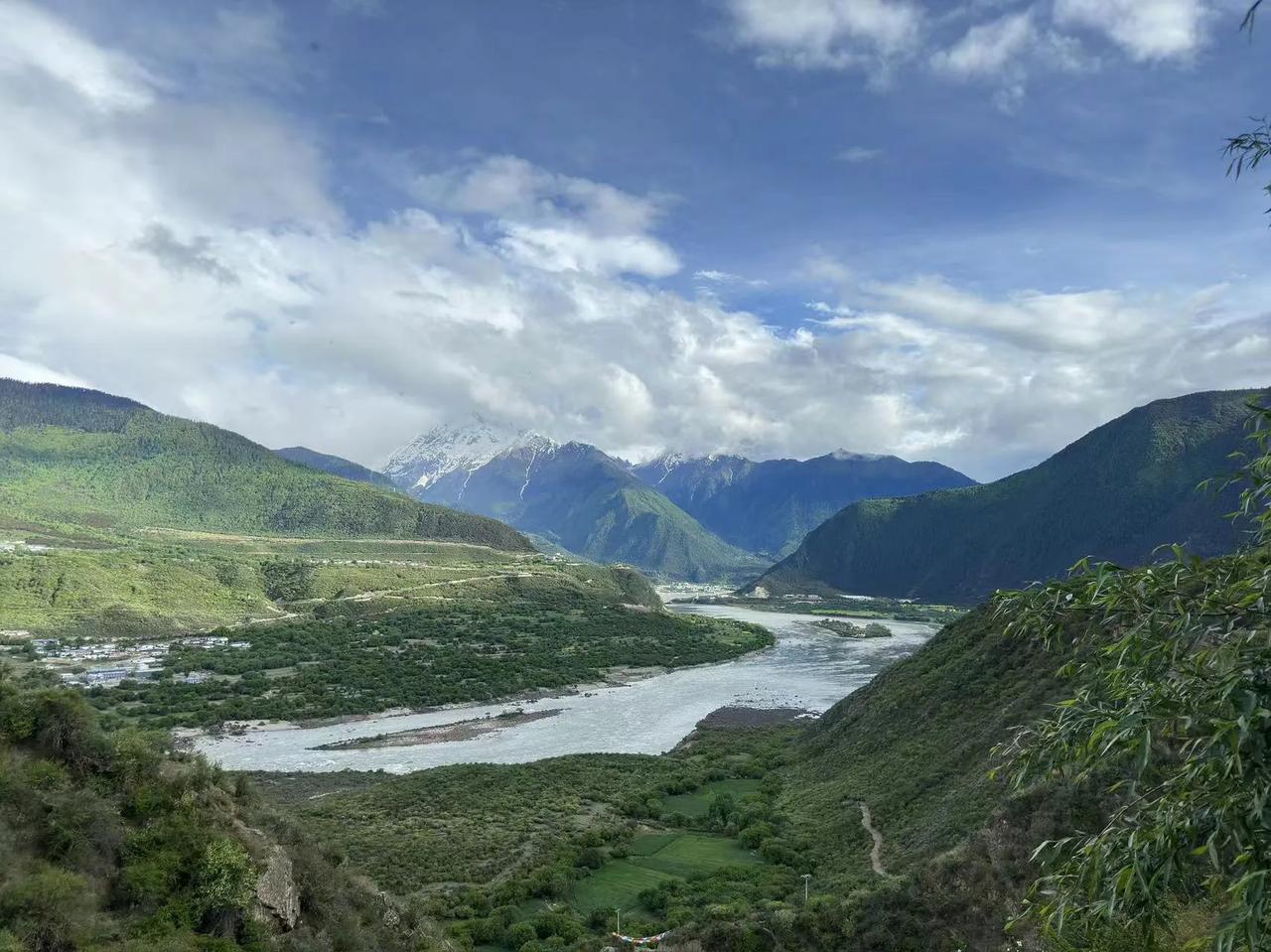 夫妻之间至始至终，都存在着情感博弈，而离婚是这种博弈的，最极端和最终的方式。被离