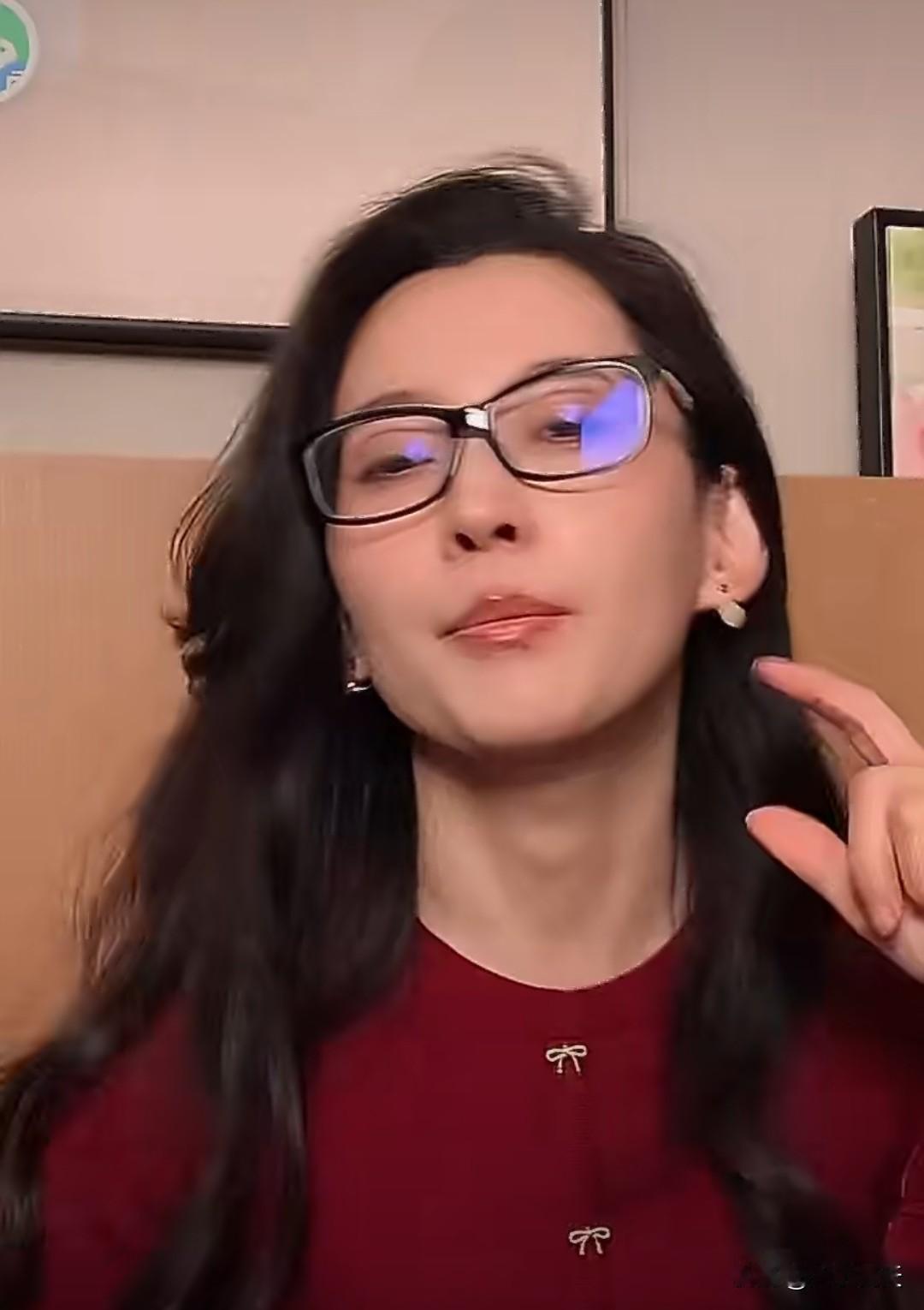 森林北直播
真的是优质的大女主呀，又有口才又有才华，而且还有颜值。