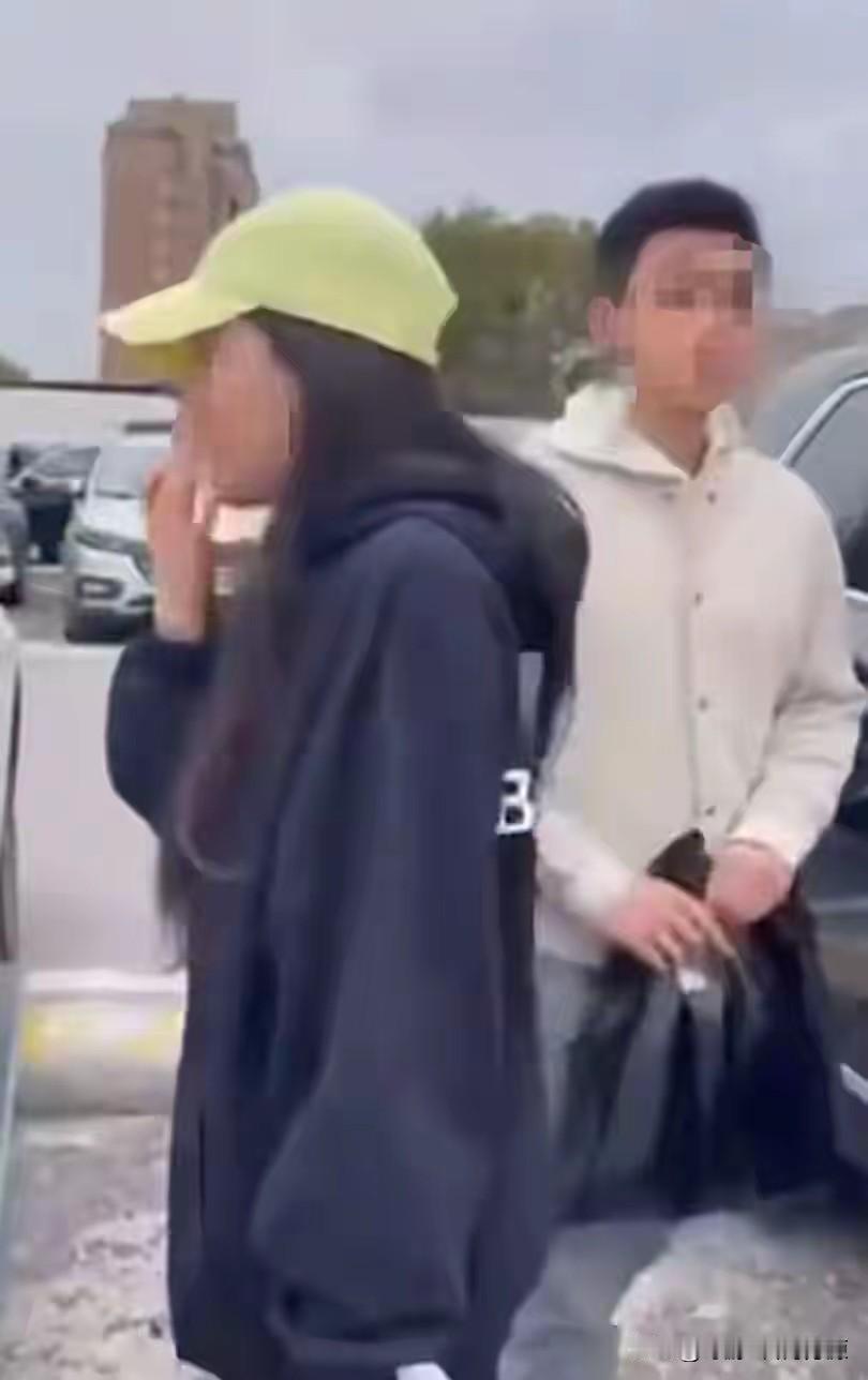 婚内出轨，真的，如果离婚的话，出轨真的算不了什么 法律不会给你偏袒什么的。
 黄