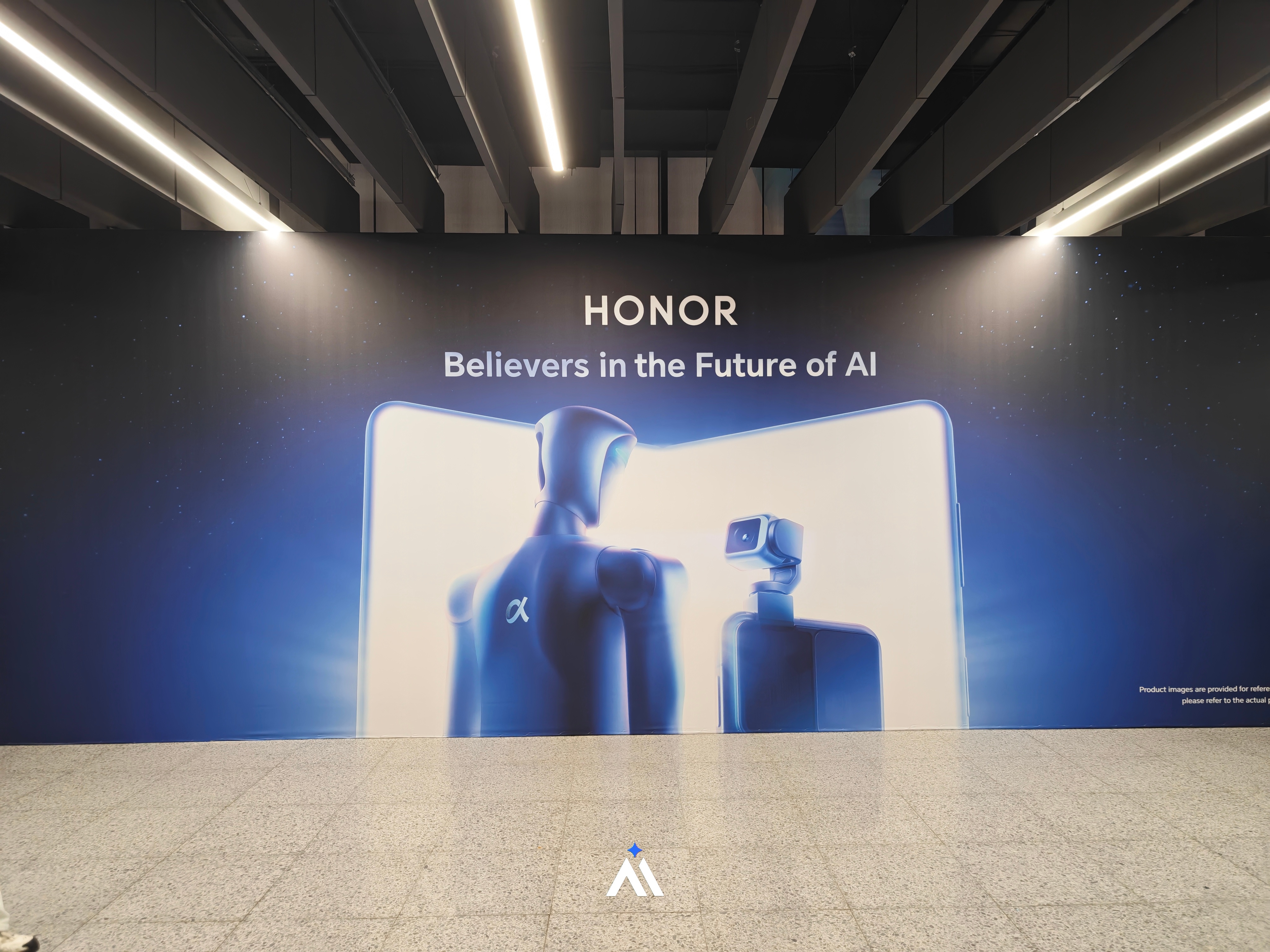 闪现来看荣耀发布会了，一会替大家去看看荣耀Robot和RobotPhone到底做