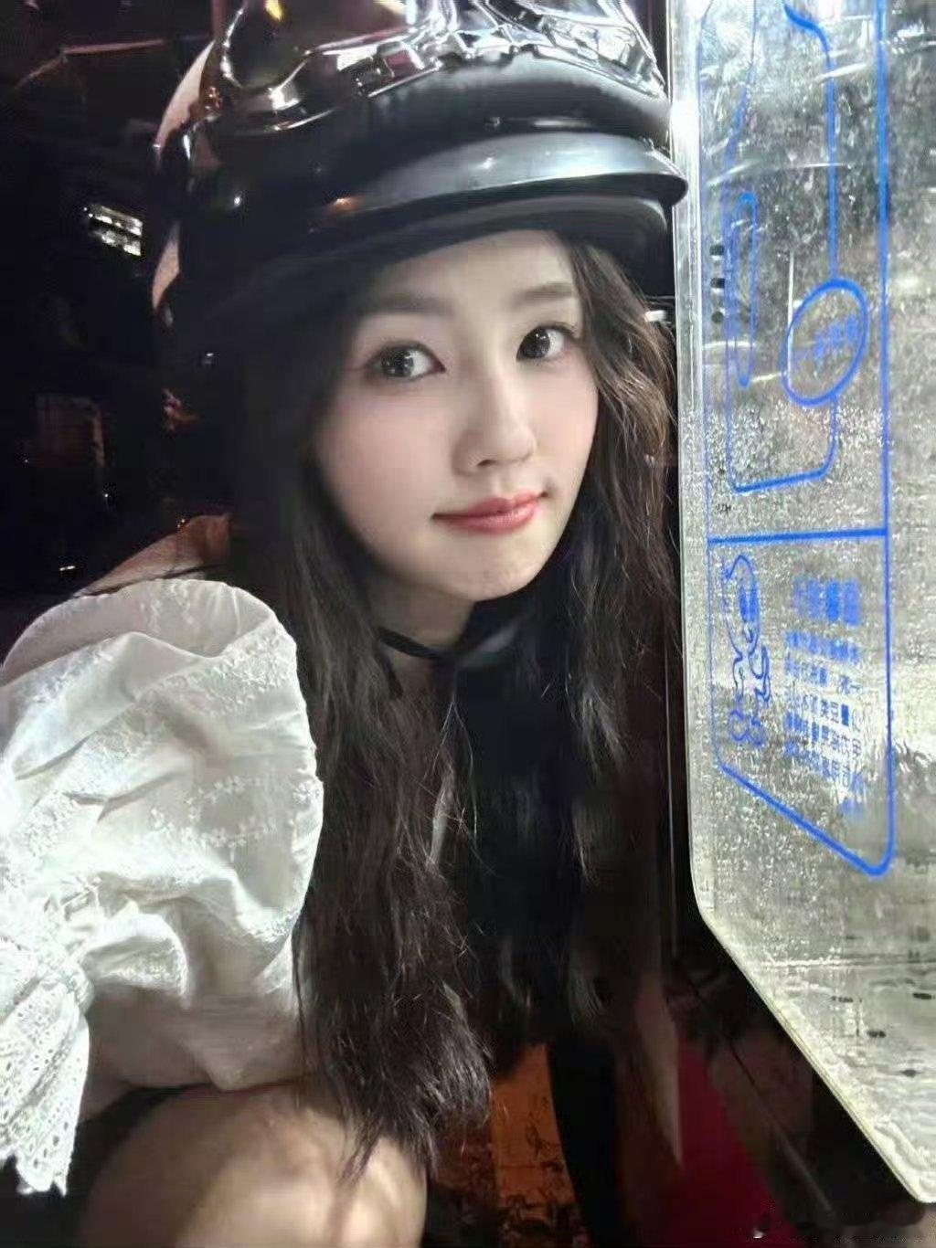 白鹿要发实体EP了！🎉 ​ ​​​太期待了[赢牛奶]粉上白鹿真的好幸福[赢牛奶