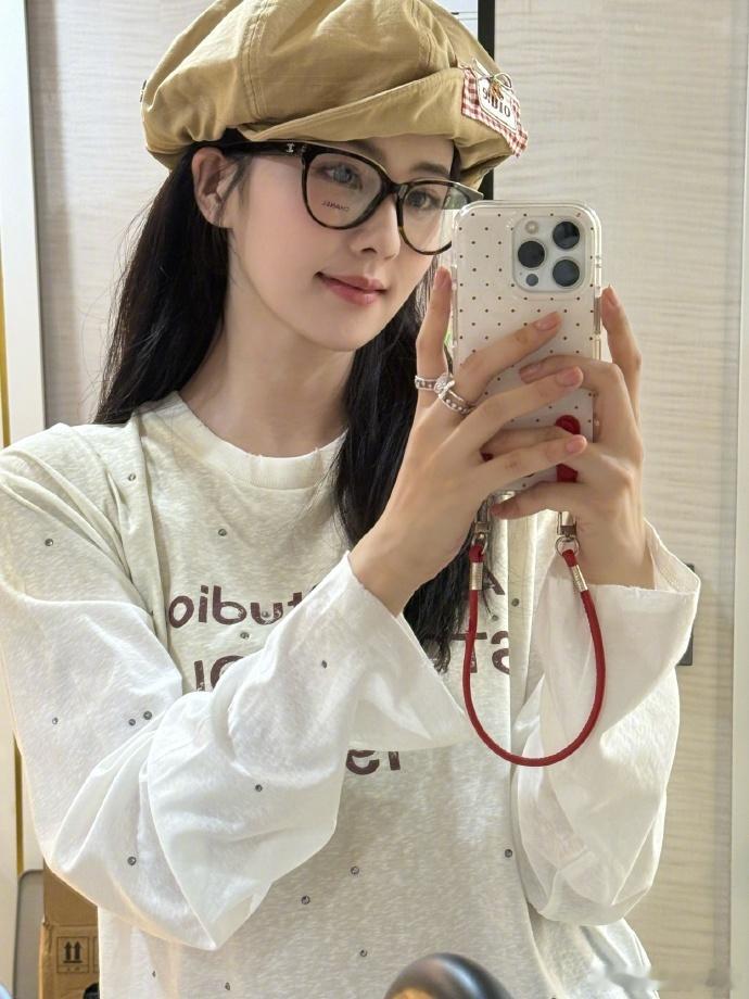 临江仙庆功宴四灵仙尊花如月真的是独具魅力，白鹿的演绎让人心动不已。 ​​​