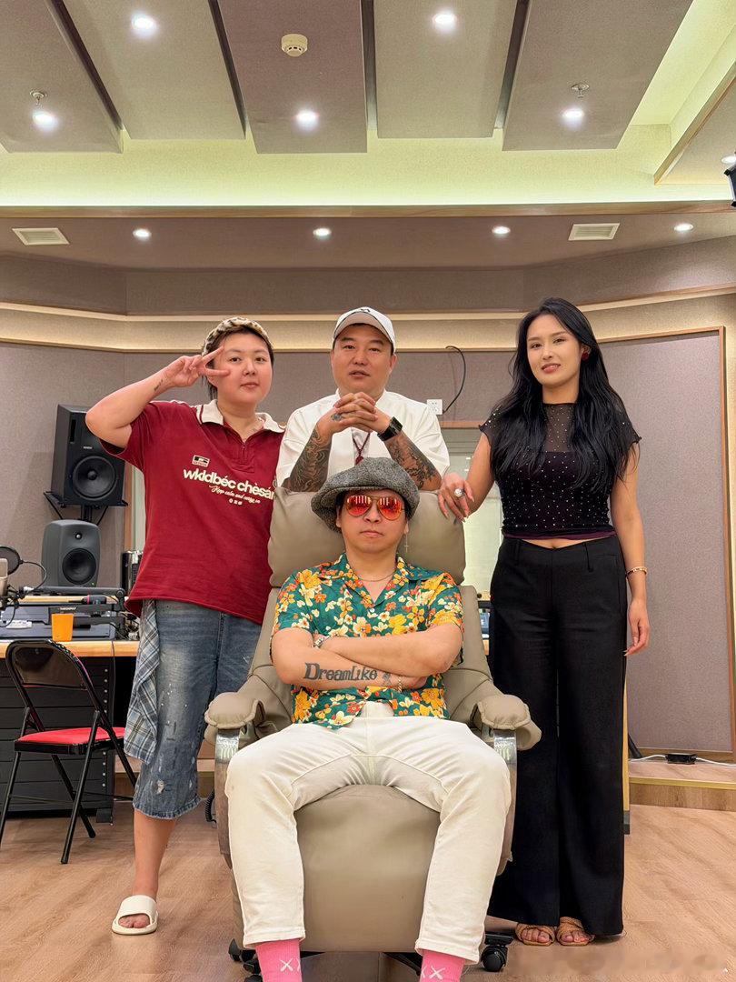 金华F4 排名看手势 