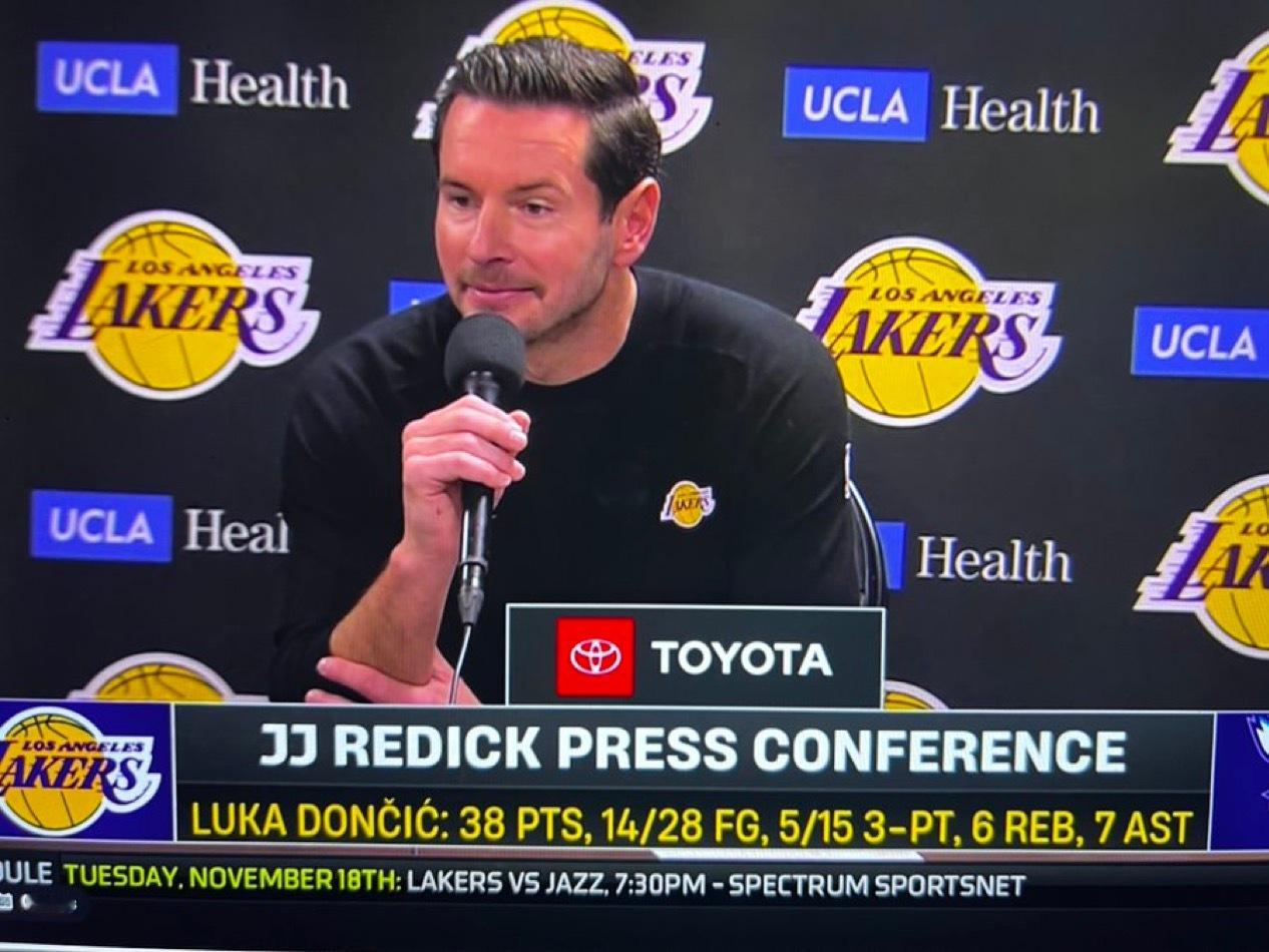 雷迪克谈东契奇第三节的扣篮：“惊呆了……不，简直炸裂！” ​​​